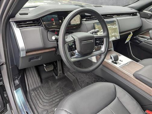 2025 Land Rover Range Rover P400 SE