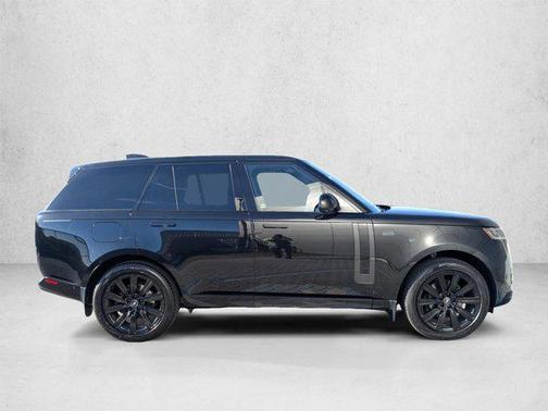 Santorini Black Metallic 2023 Land Rover Range Rover P400 SE