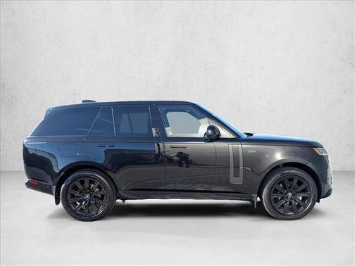 Santorini Black Metallic 2023 Land Rover Range Rover P400 SE