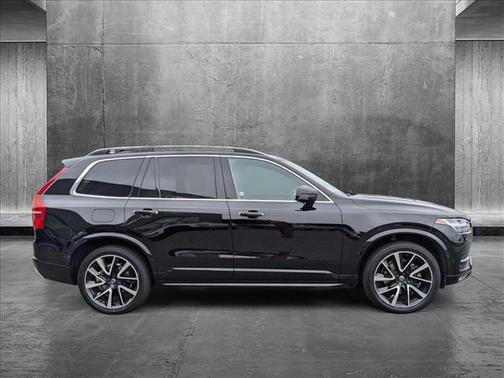 2019 Volvo XC90 T6 Momentum