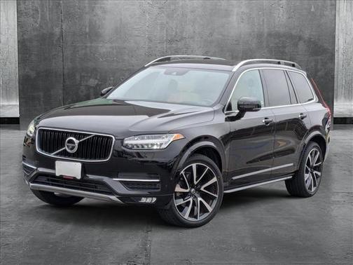 2019 Volvo XC90 T6 Momentum