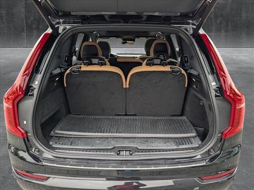 2019 Volvo XC90 T6 Momentum