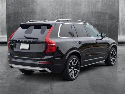 2019 Volvo XC90 T6 Momentum