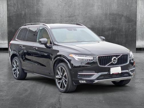 2019 Volvo XC90 T6 Momentum