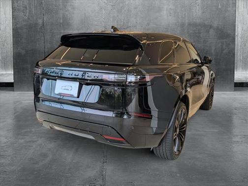 2026 Land Rover Range Rover Velar Dynamic SE