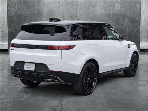 2025 Land Rover Range Rover Sport SE