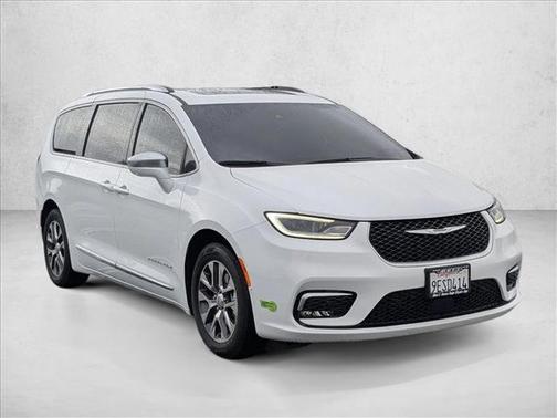 2022 Chrysler Pacifica L
