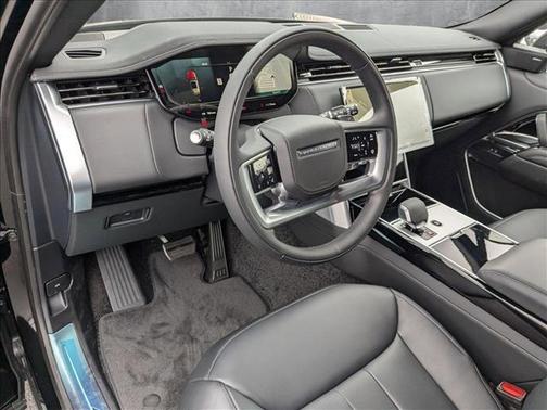 2025 Land Rover Range Rover P530 SE 7 Seat