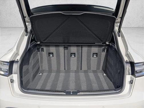 2022 Porsche Macan S