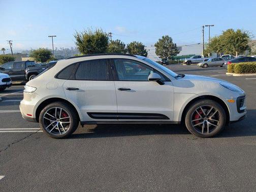 2022 Porsche Macan S