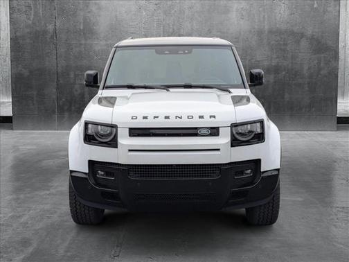 2025 Land Rover Defender 110 P400 X-Dynamic SE