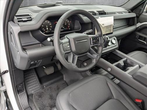 2025 Land Rover Defender 110 P400 X-Dynamic SE