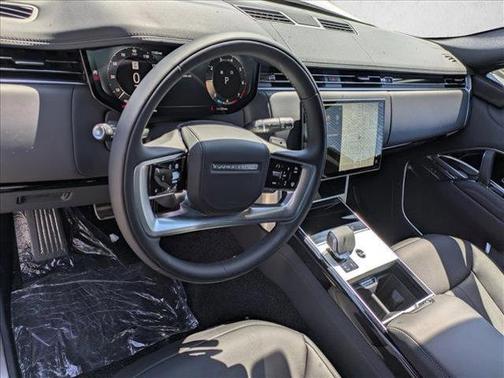 2025 Land Rover Range Rover P400 SE