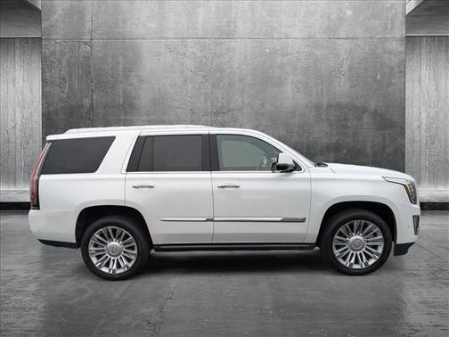 2017 Cadillac Escalade Platinum