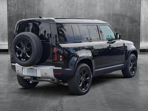 2025 Land Rover Defender 110 P400 S