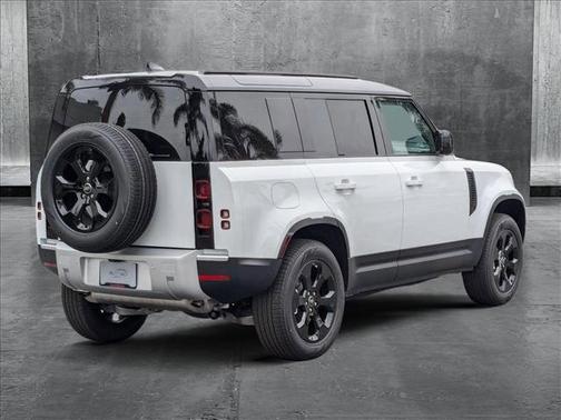 2025 Land Rover Defender 110 P400 S