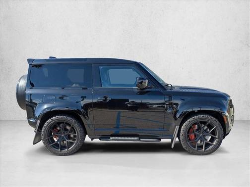 2023 Land Rover Defender V8