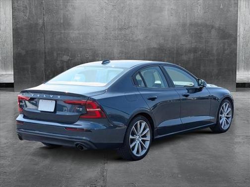 2019 Volvo S60 T5 Momentum