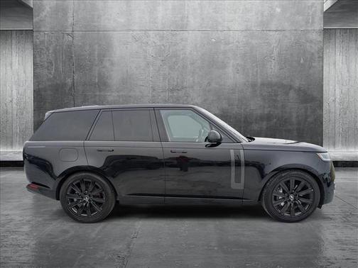 2023 Land Rover Range Rover P400 SE