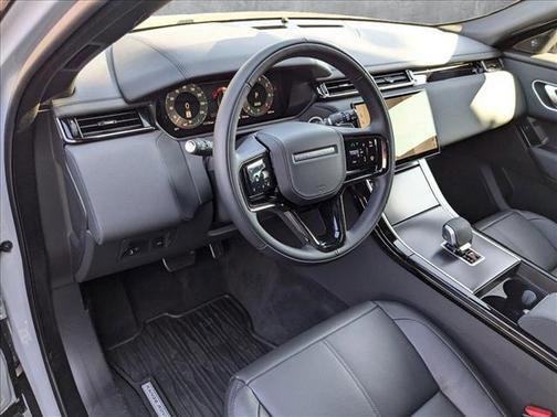 2026 Land Rover Range Rover Velar P250 SE R-Dynamic