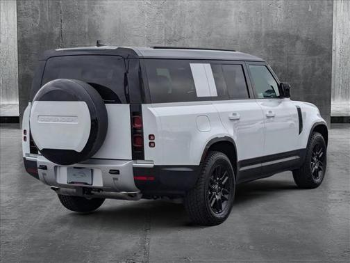 2025 Land Rover Defender 130 P400 S