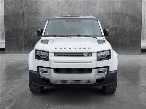 2025 Land Rover Defender 130 P400 S