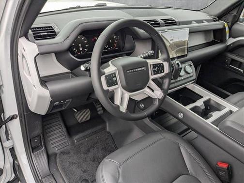 2025 Land Rover Defender 130 P400 S