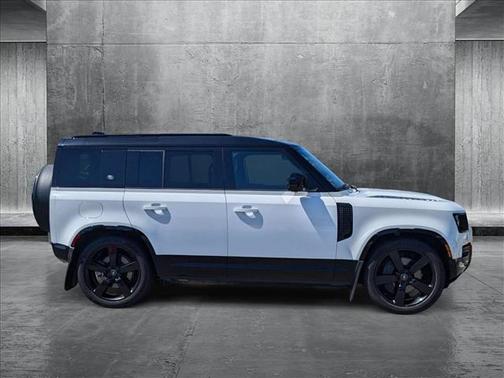 2024 Land Rover Defender X-Dynamic SE