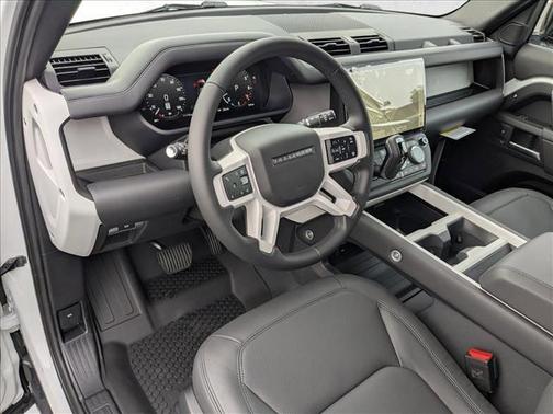 2026 Land Rover Defender P400 X-Dynamic SE