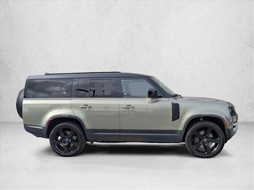 2023 Land Rover Defender 130 SE