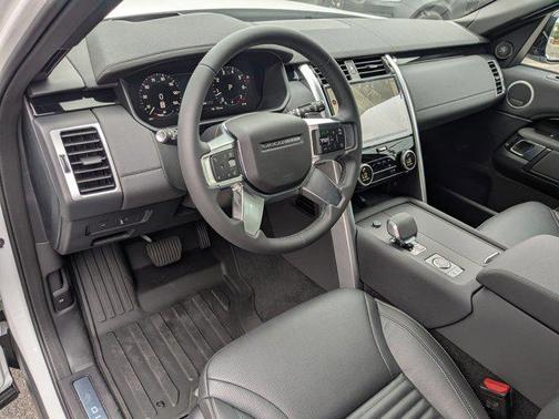 2025 Land Rover Discovery P300 S