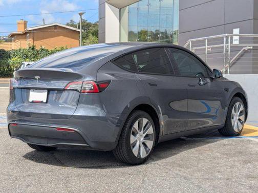 Silver/Gray 2023 Tesla Model Y Long Range Dual Motor All-Wheel Drive