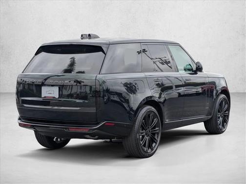 British Racing Green SV Bespoke Ultra Met Gloss 2026 Land Rover Range Rover P400 SE