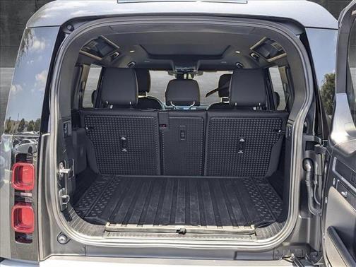 2025 Land Rover Defender 110 P400 S