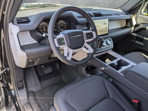 2025 Land Rover Defender 90 P400 X-Dynamic SE