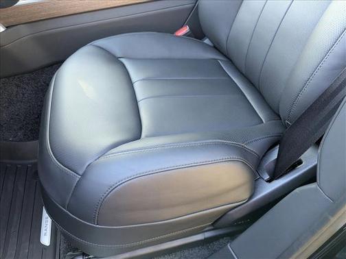 2025 Land Rover Range Rover P550e SE