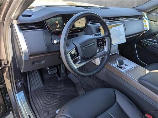 2025 Land Rover Range Rover P530 SE 7 Seat