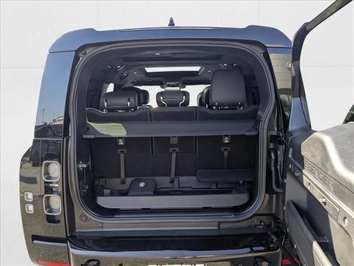 2025 Land Rover Defender V8