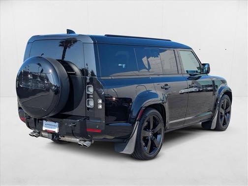 2025 Land Rover Defender V8