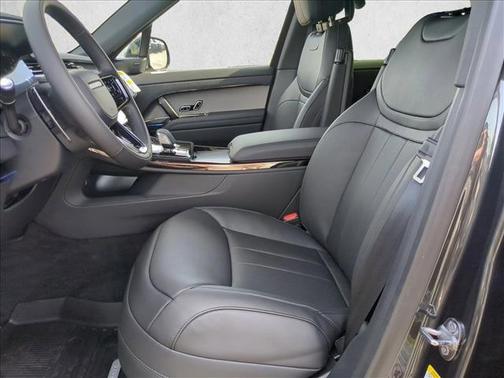 2026 Land Rover Range Rover Sport SE