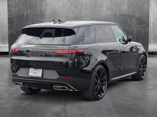 2025 Land Rover Range Rover Sport SE