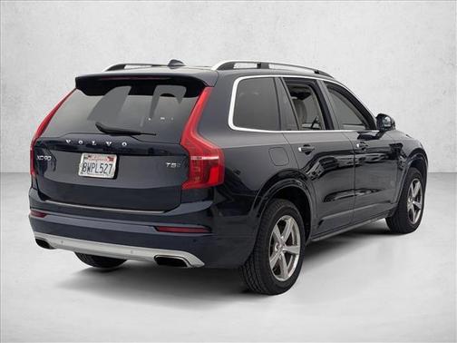 2016 Volvo XC90 T5 Momentum