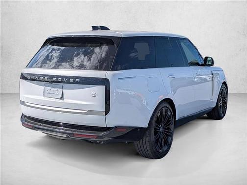 2025 Land Rover Range Rover P615 SV