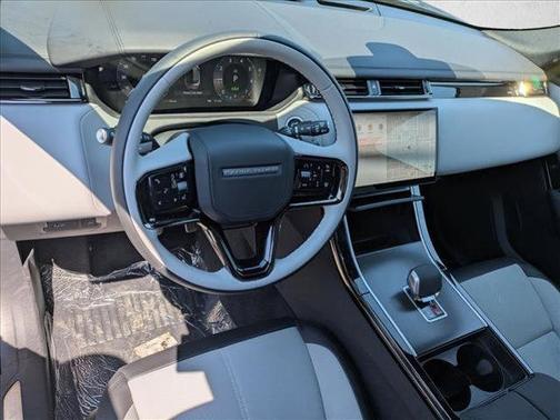 2026 Land Rover Range Rover Velar P400 Dynamic SE