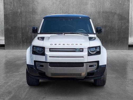 2025 Land Rover Defender 130 P400 X-Dynamic SE