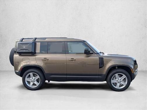 Gondwana Stone Metallic 2022 Land Rover Defender 110 SE