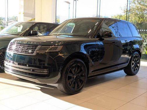 2025 Land Rover Range Rover P550e SE