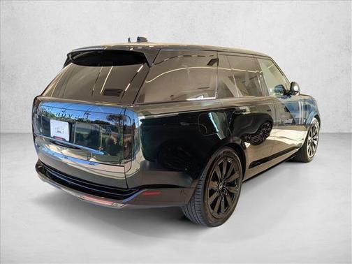 2025 Land Rover Range Rover P550e SE