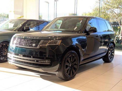 2025 Land Rover Range Rover P550e SE