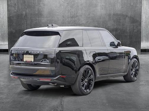 2025 Land Rover Range Rover P400 SE